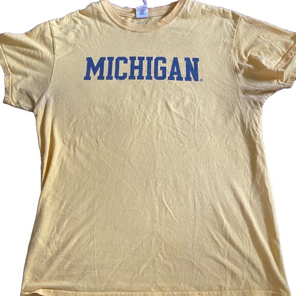 Gildan Other - University of Michigan Gildan Tee Shirt, Medium